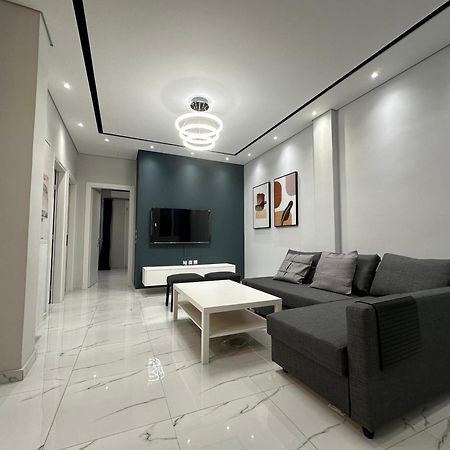 Warm And Modern Brand New Apartment Pireus Exteriér fotografie